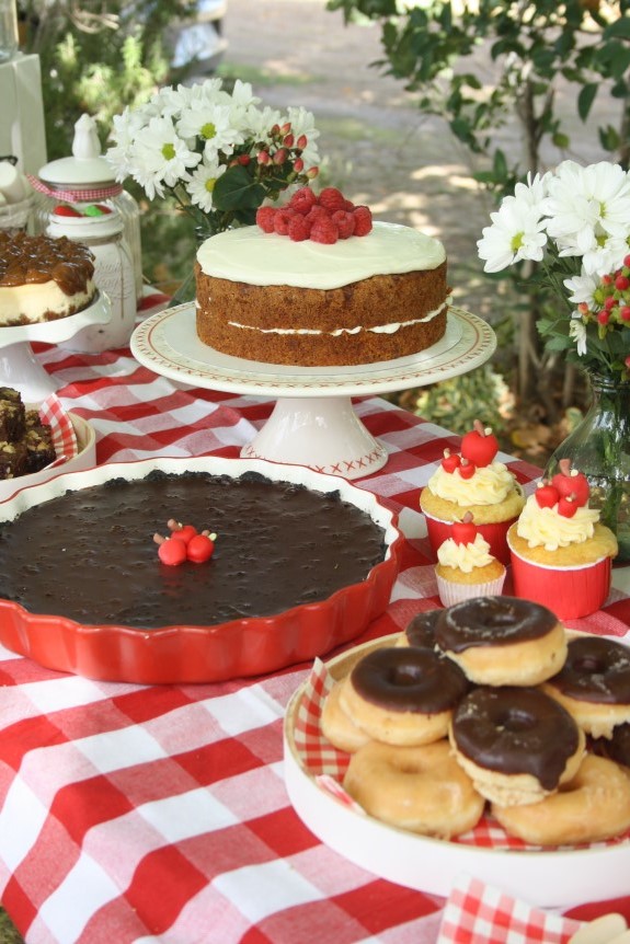mesa dulce con temática de picnic